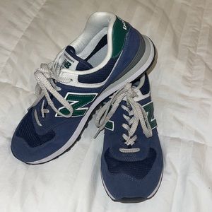 New Balance 574 Classic Sneaker (men) size 9D, Navy/Green